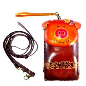 Novelty leather cellphone cross-body wallet
Wristlet Smiling Pig‎  8 in x 4.5